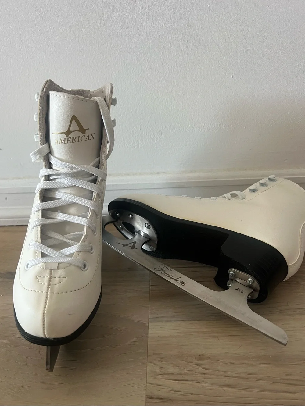 American Athletic Founders Classic Girl Ice Skates Figure Boots Size US 4 Eur 35